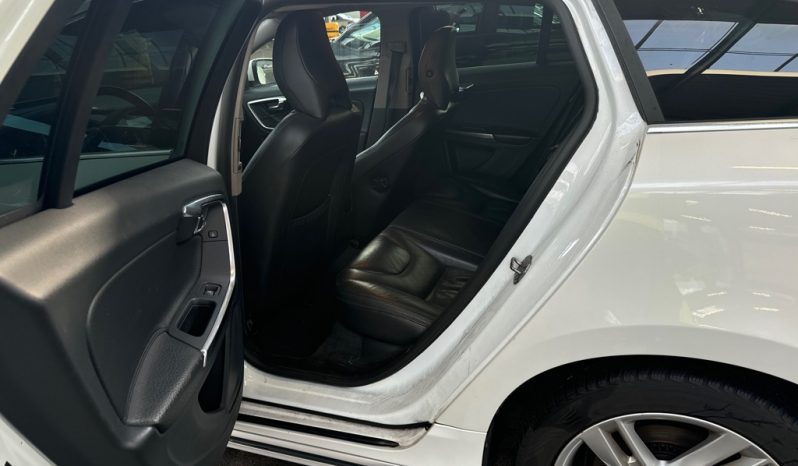 Drīzumā- Volvo. V60 Plug-In Hybrid Summum. 2.4D6 (158kw -215z/s diesel + 50Kw-68z/s Electro= 283z/s) Awd pilnpiedziņa. full