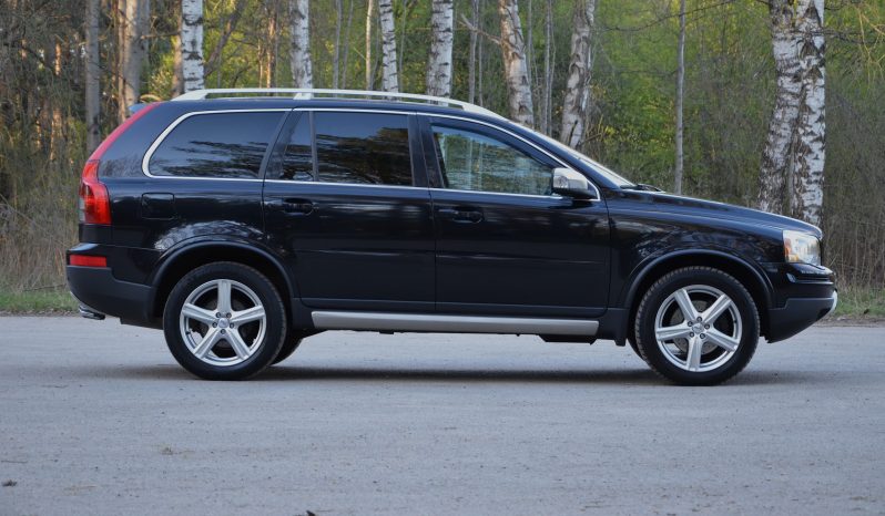 Tikko ievests 7- Vietas.  Volvo Xc90 R Design 2.4D5 (147Kw-200 Z/s) Dīzelis Awd (4×4) ar automātisko ātrumkārbu.  full