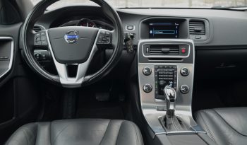 Tikko ievests. 2014. Gada modelis. Volvo. V60 Plug-In Hybrid Summum. 2.4D6 (158kw -215z/s diesel + 50Kw-68z/s Electro= 283z/s) Awd pilnpiedziņa. Krāsa Baltā pērle. full