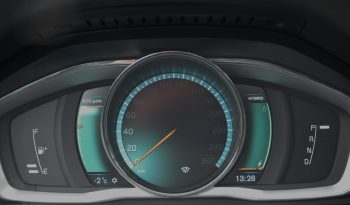 Tikko ievests. 2014. Gada modelis. Volvo. V60 Plug-In Hybrid Summum. 2.4D6 (158kw -215z/s diesel + 50Kw-68z/s Electro= 283z/s) Awd pilnpiedziņa. Krāsa Baltā pērle. full