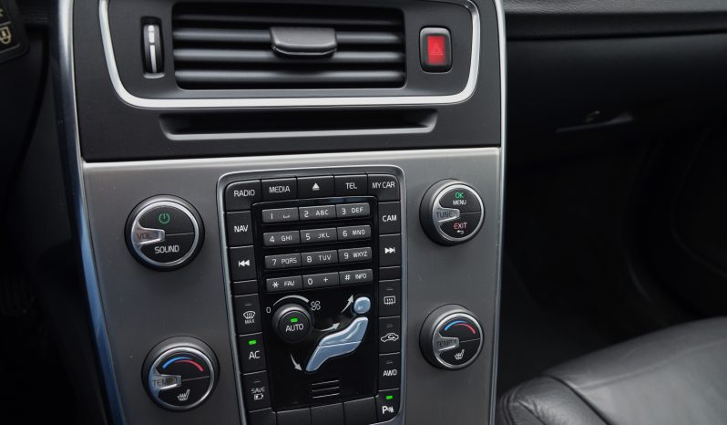 Tikko ievests. 2014. Gada modelis. Volvo. V60 Plug-In Hybrid Summum. 2.4D6 (158kw -215z/s diesel + 50Kw-68z/s Electro= 283z/s) Awd pilnpiedziņa. Krāsa Baltā pērle. full