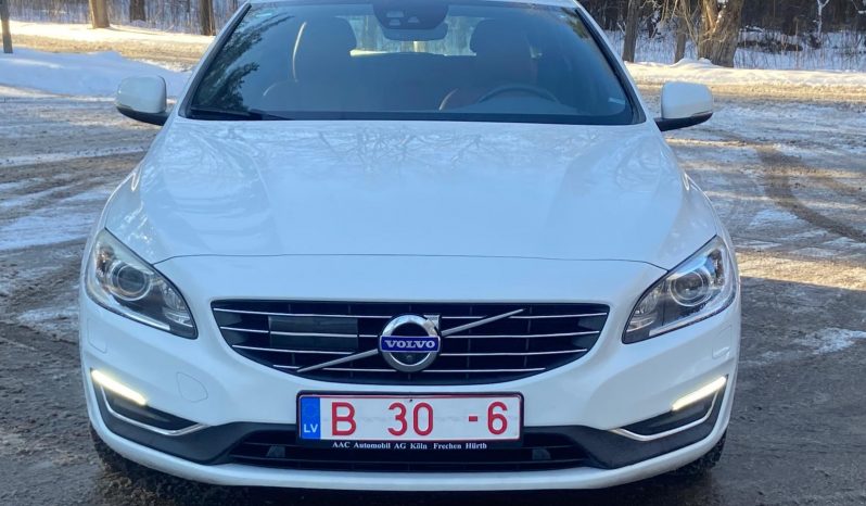 DRĪZUMĀ- Volvo. V60 Plug-In Hybrid Summum. 2.4D6 (158kw -215z/s diesel + 50Kw-68z/s Electro= 283z/s) Awd pilnpiedziņa. full