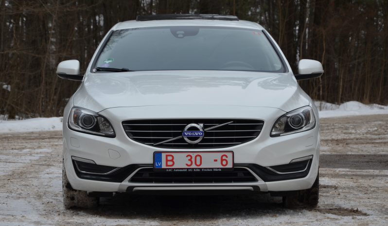 Tikko ievests. 2014. Gada modelis. Volvo. V60 Plug-In Hybrid Summum. 2.4D6 (158kw -215z/s diesel + 50Kw-68z/s Electro= 283z/s) Awd pilnpiedziņa. Krāsa Baltā pērle. full