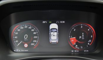 Tikko ievests. Volvo Xc40 R Design 4×4 Awd. 2.0 D4 (140 kw-190 z/s) Dīzelis. ar Automātisko ātrumkārbu. full