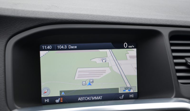 Tikko ievests. 2014. Gada modelis. Volvo. V60 Plug-In Hybrid Summum. 2.4D6 (158kw -215z/s diesel + 50Kw-68z/s Electro= 283z/s) Awd pilnpiedziņa. Krāsa Baltā pērle. full