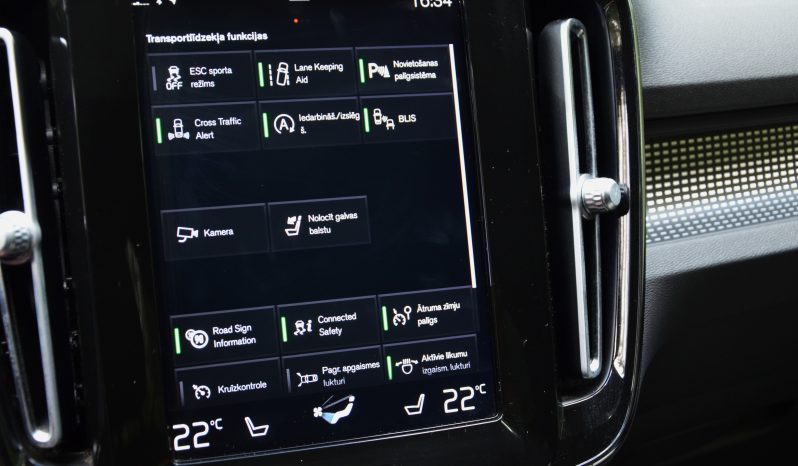 Tikko ievests. Volvo Xc40 R Design 4×4 Awd. 2.0 D4 (140 kw-190 z/s) Dīzelis. ar Automātisko ātrumkārbu. full