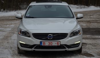 Tikko ievests. 2014. Gada modelis. Volvo. V60 Plug-In Hybrid Summum. 2.4D6 (158kw -215z/s diesel + 50Kw-68z/s Electro= 283z/s) Awd pilnpiedziņa. Krāsa Baltā pērle. full