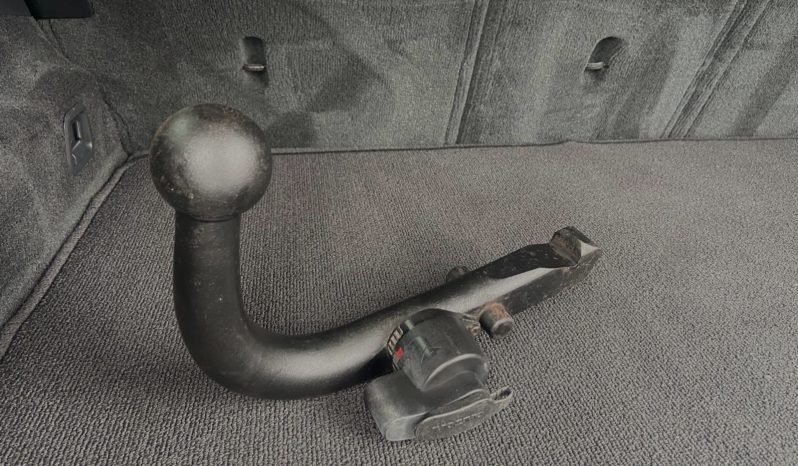 Tikko ievests. 2014. Gada modelis. Volvo. V60 Plug-In Hybrid Summum. 2.4D6 (158kw -215z/s diesel + 50Kw-68z/s Electro= 283z/s) Awd pilnpiedziņa. Krāsa Baltā pērle. full