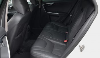 Tikko ievests. 2014. Gada modelis. Volvo. V60 Plug-In Hybrid Summum. 2.4D6 (158kw -215z/s diesel + 50Kw-68z/s Electro= 283z/s) Awd pilnpiedziņa. Krāsa Baltā pērle. full