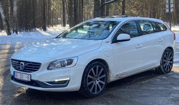 DRĪZUMĀ- Volvo. V60 Plug-In Hybrid Summum. 2.4D6 (158kw -215z/s diesel + 50Kw-68z/s Electro= 283z/s) Awd pilnpiedziņa. full