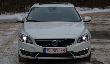 Tikko ievests. 2014. Gada modelis. Volvo. V60 Plug-In Hybrid Summum. 2.4D6 (158kw -215z/s diesel + 50Kw-68z/s Electro= 283z/s) Awd pilnpiedziņa. Krāsa Baltā pērle. full