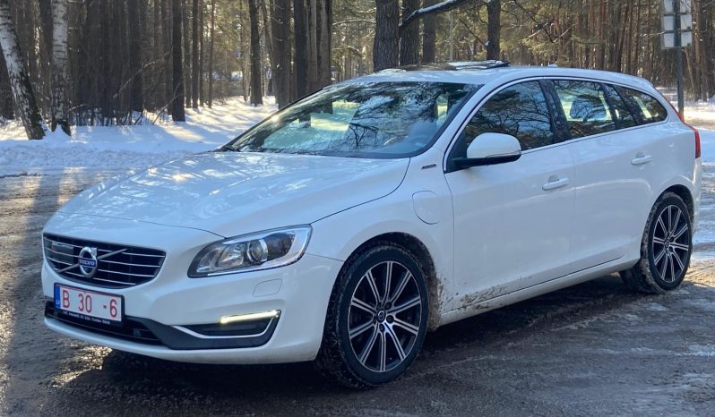 DRĪZUMĀ- Volvo. V60 Plug-In Hybrid Summum. 2.4D6 (158kw -215z/s diesel + 50Kw-68z/s Electro= 283z/s) Awd pilnpiedziņa. full