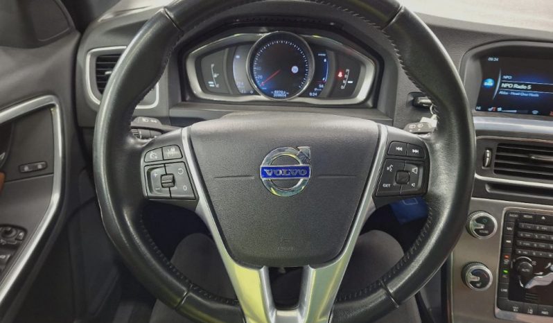 DRĪZUMĀ- Volvo. V60 Plug-In Hybrid Summum. 2.4D6 (158kw -215z/s diesel + 50Kw-68z/s Electro= 283z/s) Awd pilnpiedziņa. full