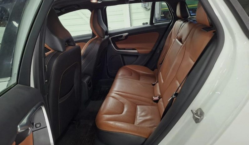 DRĪZUMĀ- Volvo. V60 Plug-In Hybrid Summum. 2.4D6 (158kw -215z/s diesel + 50Kw-68z/s Electro= 283z/s) Awd pilnpiedziņa. full