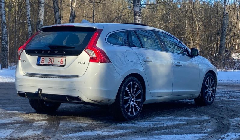 DRĪZUMĀ- Volvo. V60 Plug-In Hybrid Summum. 2.4D6 (158kw -215z/s diesel + 50Kw-68z/s Electro= 283z/s) Awd pilnpiedziņa. full