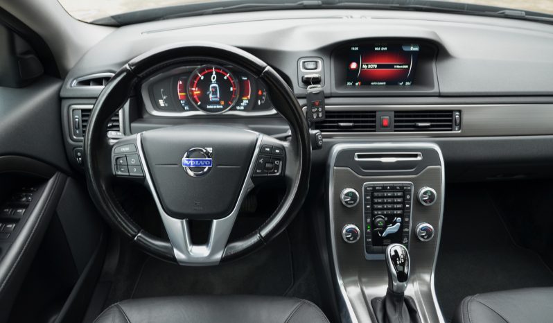 Tikko ievests-Volvo XC 70 Summum 2.4 Dīzelis 4×4 Awd . Ar automātisko ātrumkārbu. full