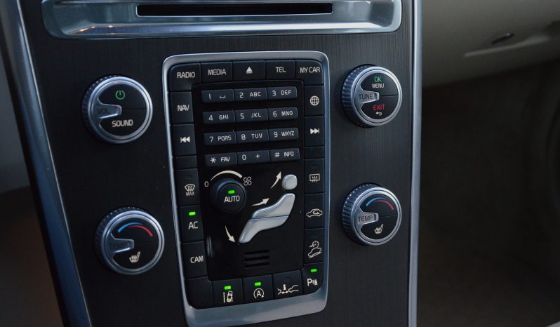 Tikko ievests. 2016 gada Modelis Volvo XC 60 Summum Xenium 2.4 Dīzelis Awd (4×4) Pilnpiedziņa ar automātisko ātrumkārbu. full