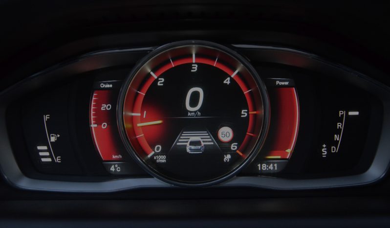 Tikko ievests. 2016 gada Modelis Volvo XC 60 Summum Xenium 2.4 Dīzelis Awd (4×4) Pilnpiedziņa ar automātisko ātrumkārbu. full