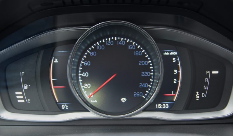 Tikko ievests-Volvo XC 70 Summum 2.4 Dīzelis 4×4 Awd . Ar automātisko ātrumkārbu. full