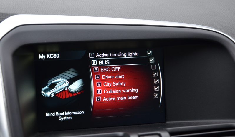 Tikko ievests. 2016 gada Modelis Volvo XC 60 Summum Xenium 2.4 Dīzelis Awd (4×4) Pilnpiedziņa ar automātisko ātrumkārbu. full