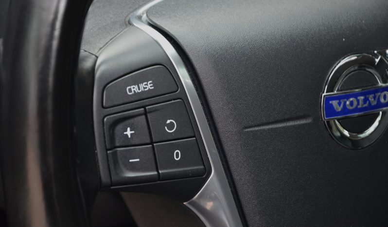 Tikko ievests-Volvo XC 70 Summum 2.4 Dīzelis 4×4 Awd . Ar automātisko ātrumkārbu. full