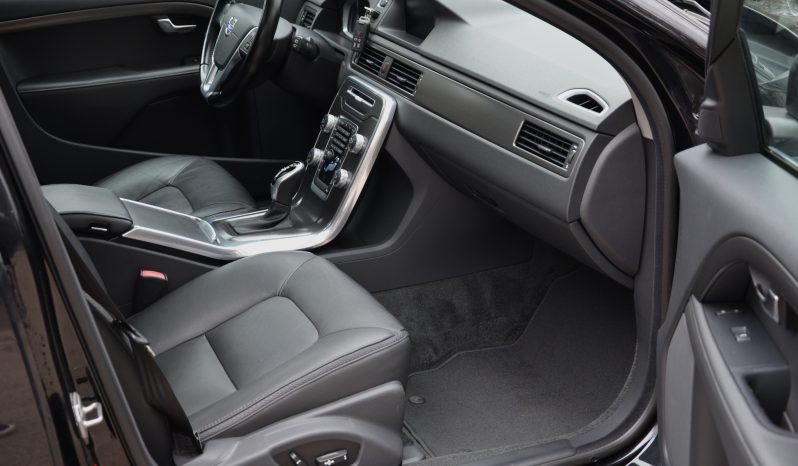 Tikko ievests-Volvo XC 70 Summum 2.4 Dīzelis 4×4 Awd . Ar automātisko ātrumkārbu. full