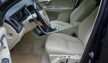 Tikko ievests. 2016 gada Modelis Volvo XC 60 Summum Xenium 2.4 Dīzelis Awd (4×4) Pilnpiedziņa ar automātisko ātrumkārbu. full