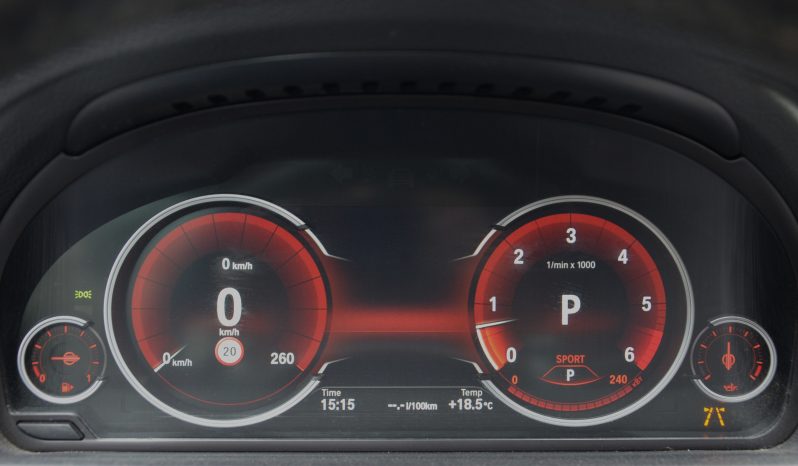 DRĪZUMĀ-BMW 5-SERIE GRAN TURISMO 530xd High Executive, M Sport, mei-16, 181.794 km full