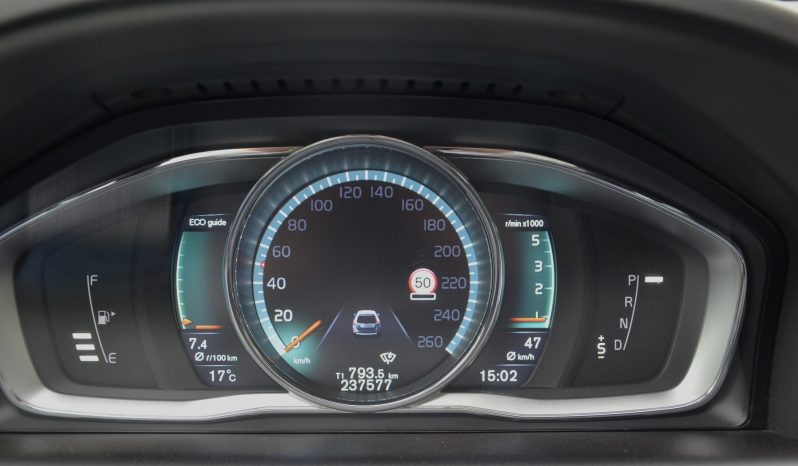 Tikko ievests. Volvo XC 60 Summum  2.4 D5 (158KW-215z/s)  Dīzelis Awd (4×4) Pilnpiedziņa ar automātisko ātrumkārbu. full