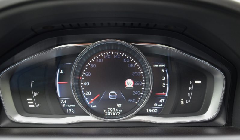 Tikko ievests. Volvo XC 60 Summum  2.4 D5 (158KW-215z/s)  Dīzelis Awd (4×4) Pilnpiedziņa ar automātisko ātrumkārbu. full