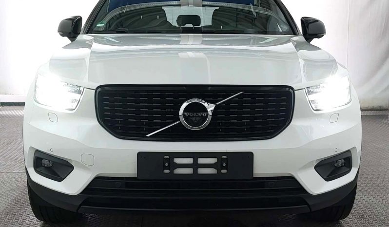 Drīzumā-Volvo XC40 “R Design”  4×4 AWD full