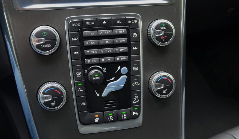Tikko ievests. Volvo XC 60 Summum  2.4 D5 (158KW-215z/s)  Dīzelis Awd (4×4) Pilnpiedziņa ar automātisko ātrumkārbu. full