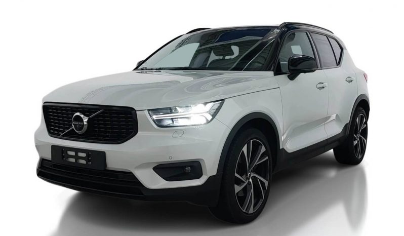 Drīzumā-Volvo XC40 “R Design”  4×4 AWD full