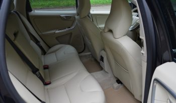 Tikko ievests. 2016 gada Modelis Volvo XC 60 Summum Xenium 2.4 Dīzelis Awd (4×4) Pilnpiedziņa ar automātisko ātrumkārbu. full