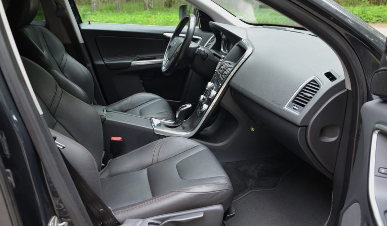 Tikko ievests. Volvo XC 60 Summum  2.4 D5 (158KW-215z/s)  Dīzelis Awd (4×4) Pilnpiedziņa ar automātisko ātrumkārbu. full