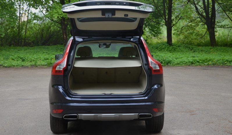 Tikko ievests. 2016 gada Modelis Volvo XC 60 Summum Xenium 2.4 Dīzelis Awd (4×4) Pilnpiedziņa ar automātisko ātrumkārbu. full