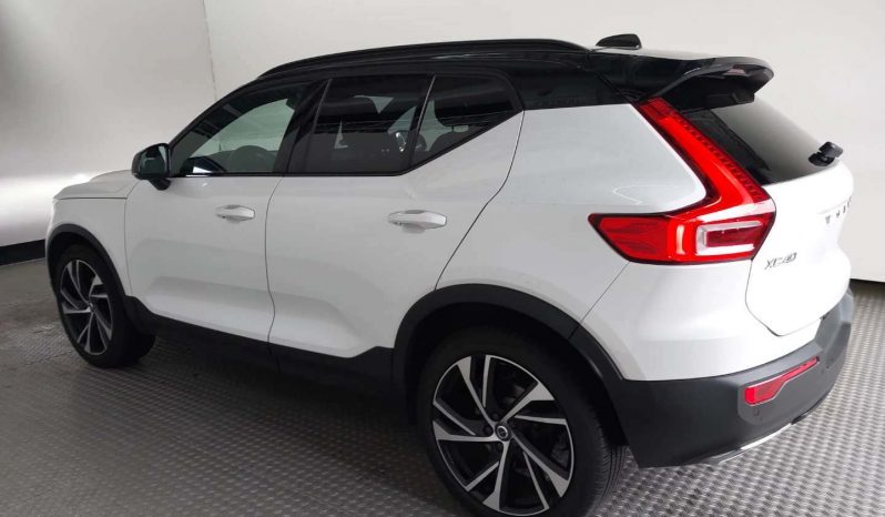 Drīzumā-Volvo XC40 “R Design”  4×4 AWD full