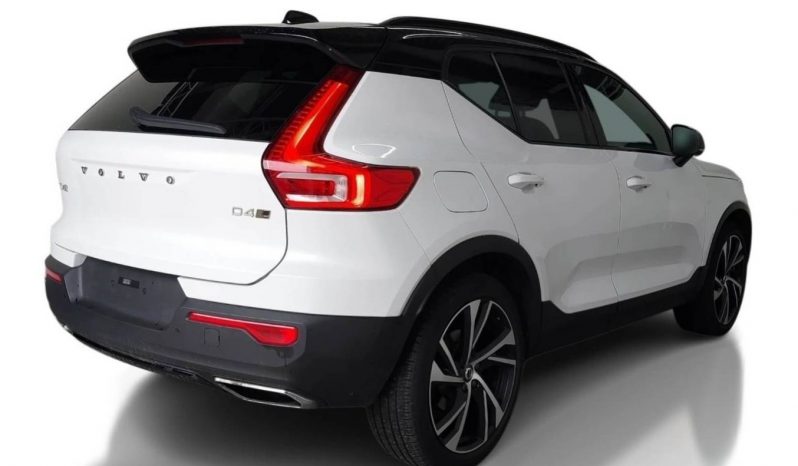 Drīzumā-Volvo XC40 “R Design”  4×4 AWD full