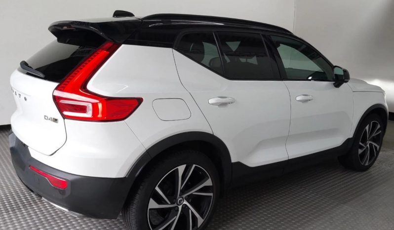 Drīzumā-Volvo XC40 “R Design”  4×4 AWD full