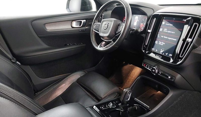 Drīzumā-Volvo XC40 “R Design”  4×4 AWD full