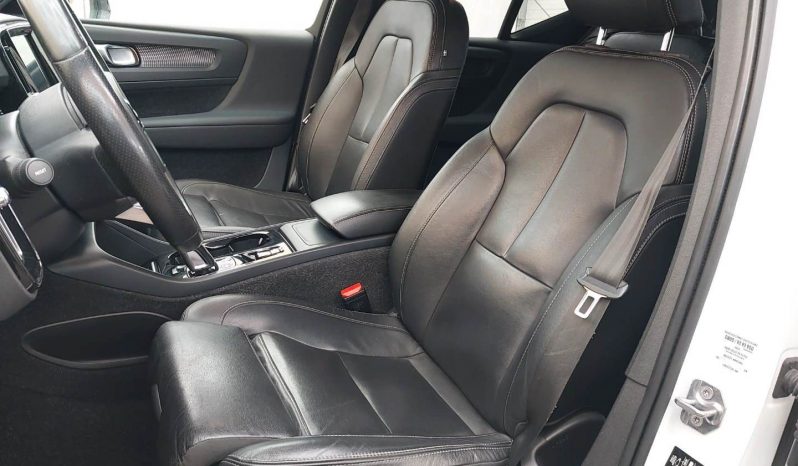 Drīzumā-Volvo XC40 “R Design”  4×4 AWD full