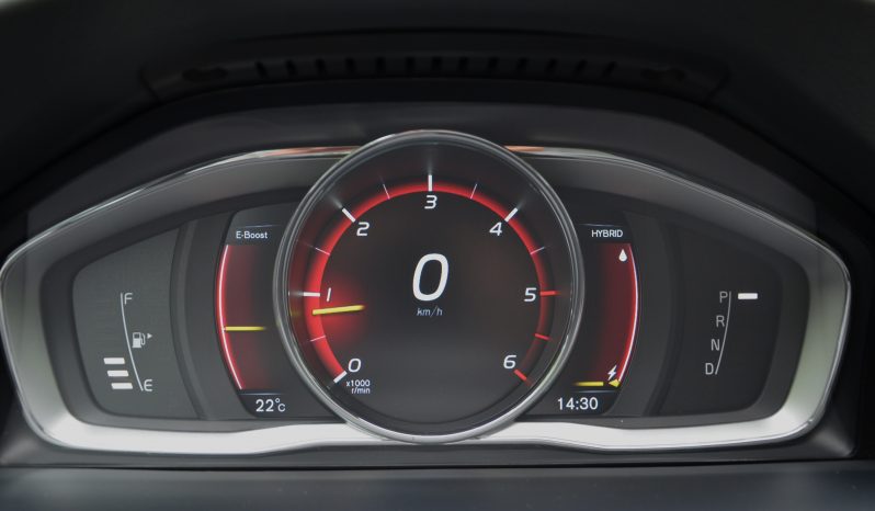 Tikko ievests 2016. Gada modelis. Volvo. V60 Plug-In Hybrid Summum. 2.4D5 Dīzelis+ Elektrība. 4×4 Awd Pilnpiedziņa. full