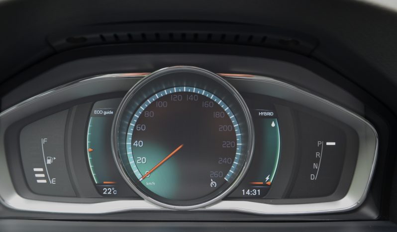 Tikko ievests 2016. Gada modelis. Volvo. V60 Plug-In Hybrid Summum. 2.4D5 Dīzelis+ Elektrība. 4×4 Awd Pilnpiedziņa. full