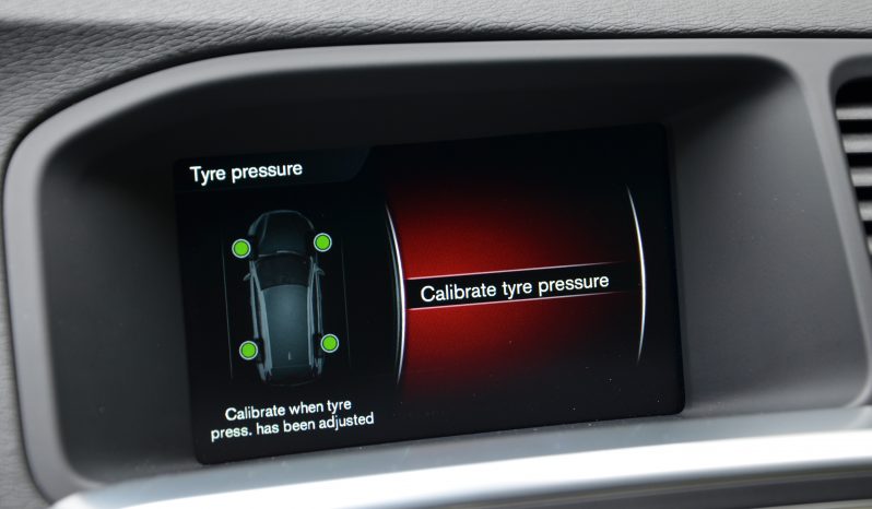 Tikko ievests 2016. Gada modelis. Volvo. V60 Plug-In Hybrid Summum. 2.4D5 Dīzelis+ Elektrība. 4×4 Awd Pilnpiedziņa. full