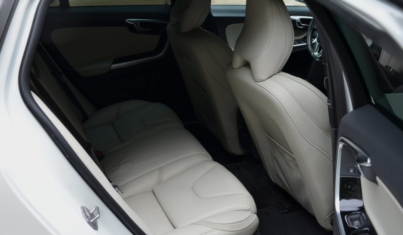 Tikko ievests 2016. Gada modelis. Volvo. V60 Plug-In Hybrid Summum. 2.4D5 Dīzelis+ Elektrība. 4×4 Awd Pilnpiedziņa. full