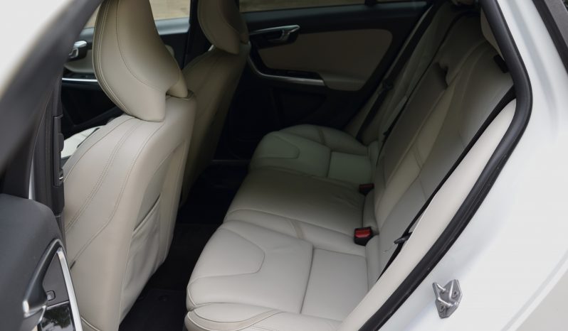 Tikko ievests 2016. Gada modelis. Volvo. V60 Plug-In Hybrid Summum. 2.4D5 Dīzelis+ Elektrība. 4×4 Awd Pilnpiedziņa. full