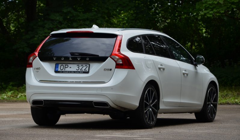 Tikko ievests 2016. Gada modelis. Volvo. V60 Plug-In Hybrid Summum. 2.4D5 Dīzelis+ Elektrība. 4×4 Awd Pilnpiedziņa. full