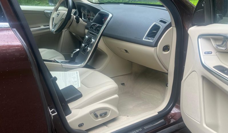  Drīzumā-Volvo XC 60 Summum 2.4 D4 (140kw-190z/s) Dīzelis Awd (4×4) Pilnpiedziņa ar automātisko ātrumkārbu. full