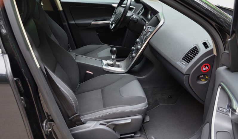 Tikko ievests. Volvo Xc60 2.0 D3 (120kw-163z/s) Dīzelis Fwd. Ar mehānisko ātrumkārbu. full