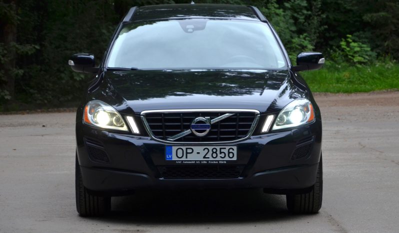 Tikko ievests. Volvo Xc60 2.0 D3 (120kw-163z/s) Dīzelis Fwd. Ar mehānisko ātrumkārbu. full